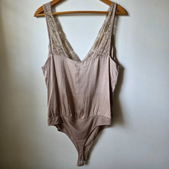NWT SOCIALITE NUTE LACED V NECK BODYSUIT TANK SZ XL - Picture 2 of 14